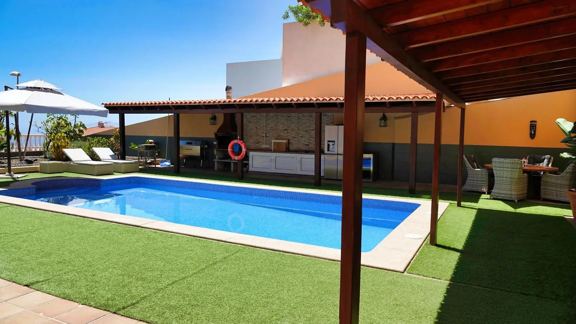 Happiness Chalet With Heated Swimming Pool Costa Adeje  Costa Adeje (Tenerife)