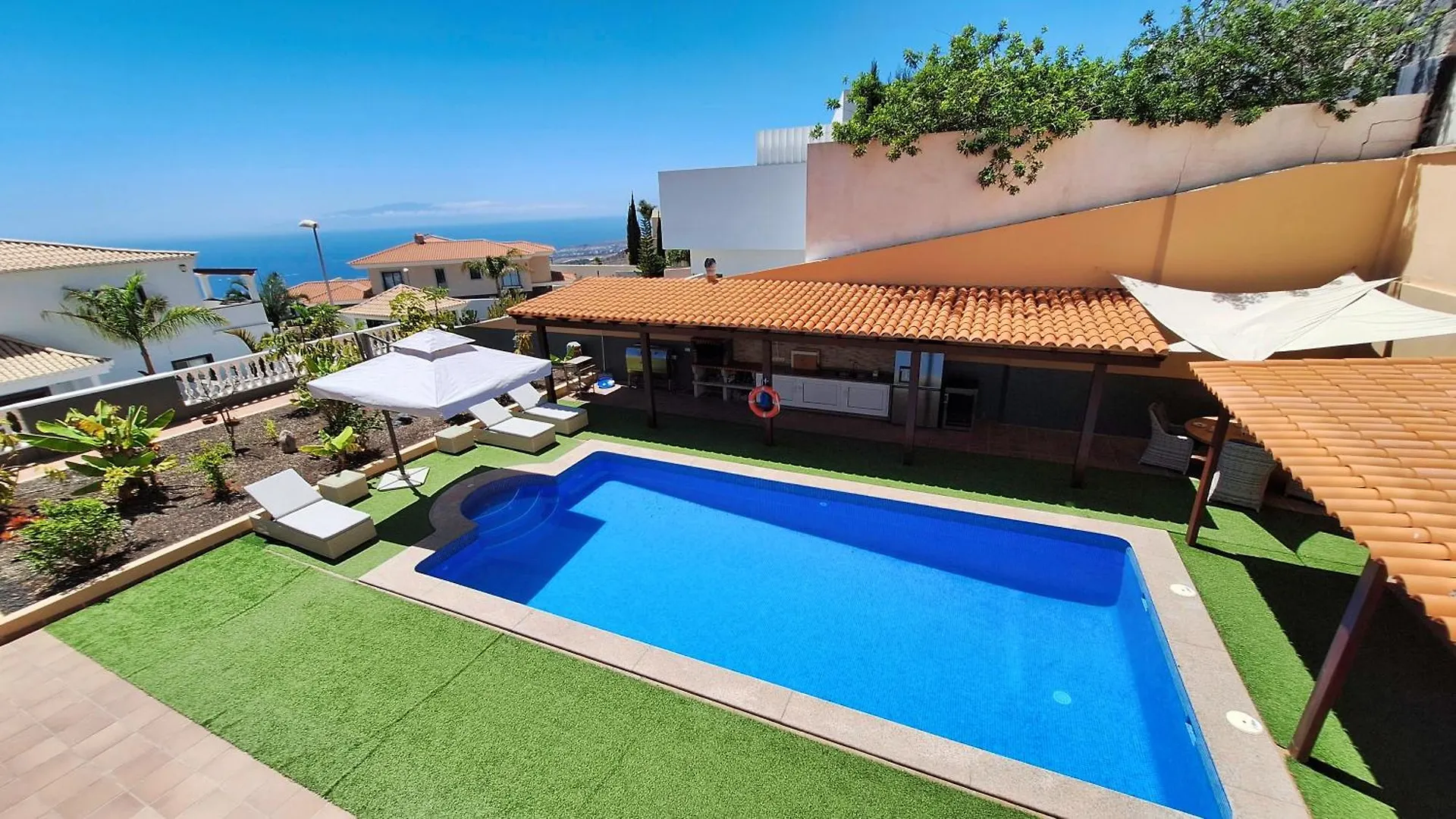 Happiness Chalet With Heated Swimming Pool location